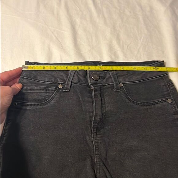 Classic Black Women's Skinny Jeans - Picture 5 of 5
